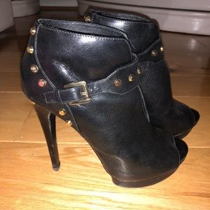 7.5 Michael Kors stilettos